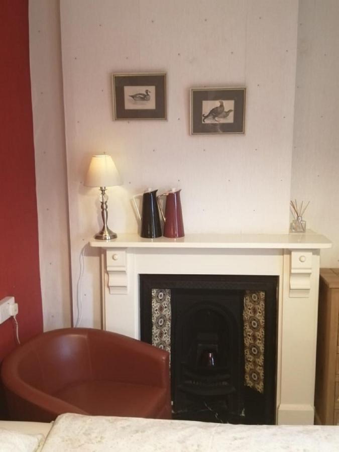 Lion Hotel Llanbister Екстериор снимка