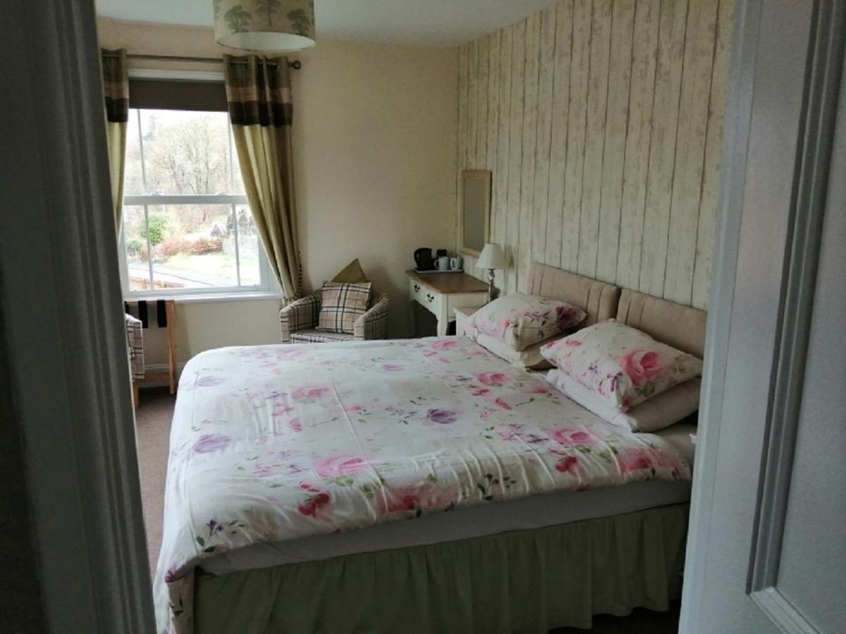 Lion Hotel Llanbister Екстериор снимка