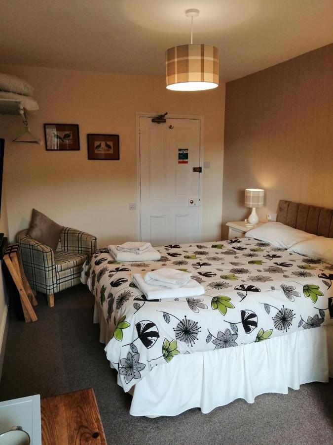 Lion Hotel Llanbister Екстериор снимка