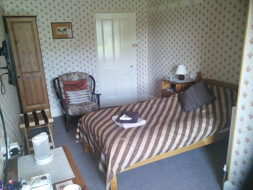 Lion Hotel Llanbister Екстериор снимка